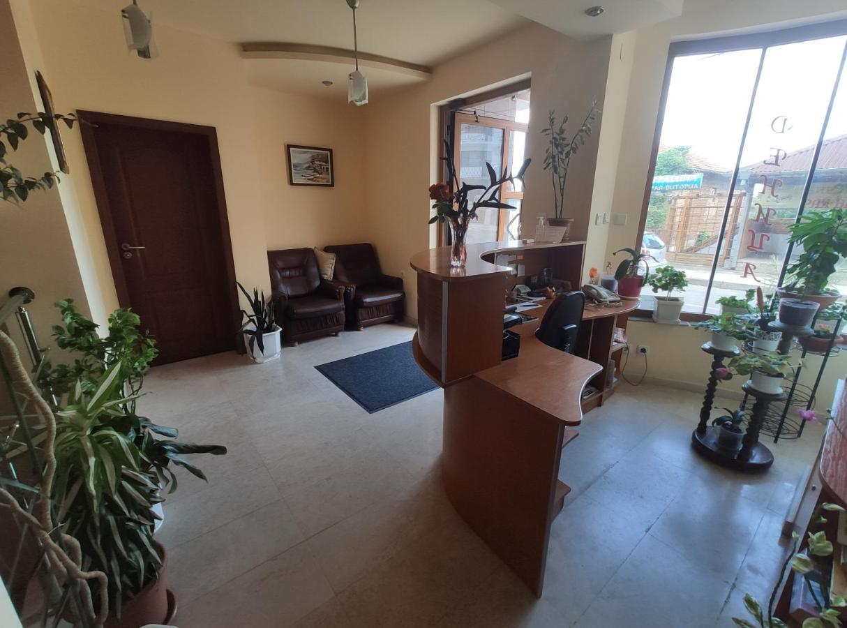 Family Hotel Denica Obzor Exterior photo